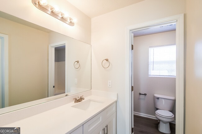 Building Photo - 6307 Avery St SW