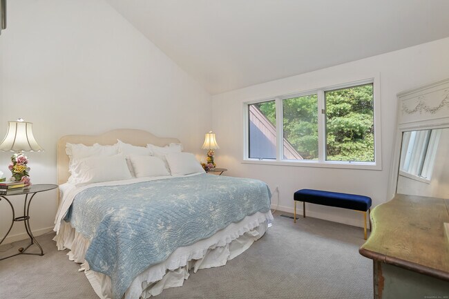 Building Photo - 61 Whitney Glen Dr