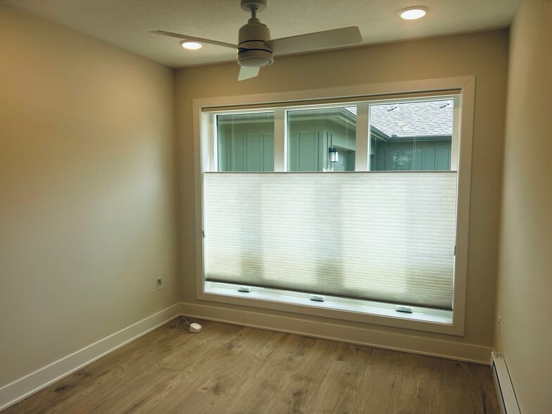 Living Room - 702 Union St