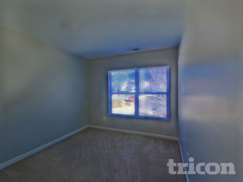 Building Photo - 1106 Stonehenge Ln