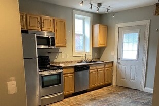 Building Photo - 341 W 3rd St