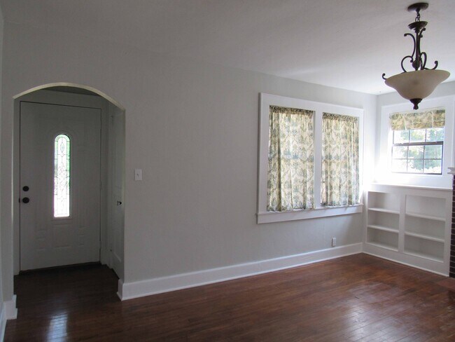 Building Photo - 1401 Brown Ave