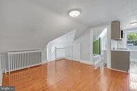 Building Photo - 158 Montgomery Ave
