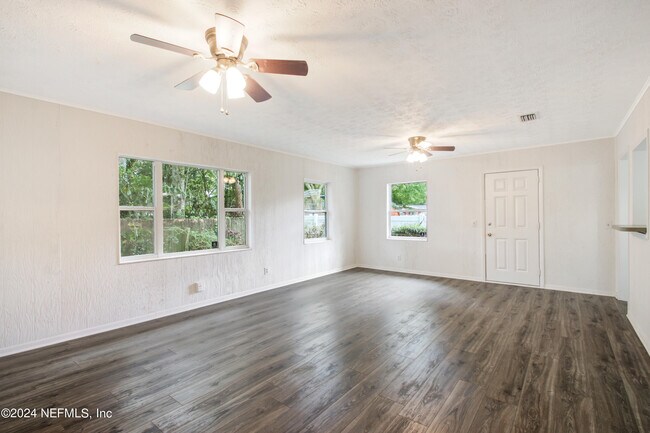 Building Photo - 6418 Terry Parker Dr N