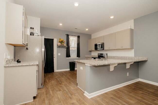 Building Photo - 3 bedroom/2 Bath One Level home in Goose Creek