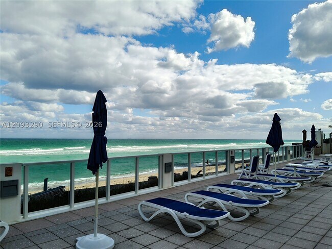 Building Photo - 2751 S Ocean Dr