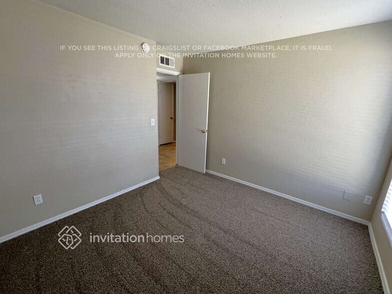 Building Photo - 4619 W Saguaro Dr