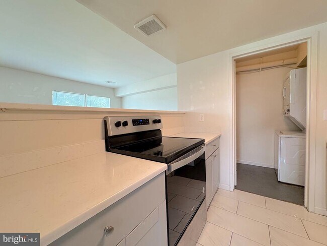 Building Photo - 9503 Hagel Cir
