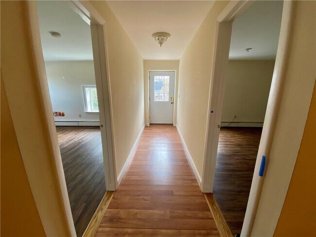 Building Photo - 16 Clearview Ave