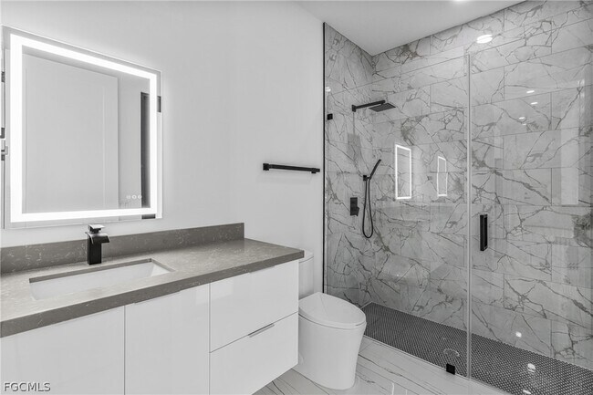 Building Photo - 4112 2nd St SW