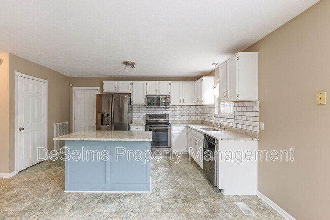 Building Photo - 236 Burgandy Hill Rd