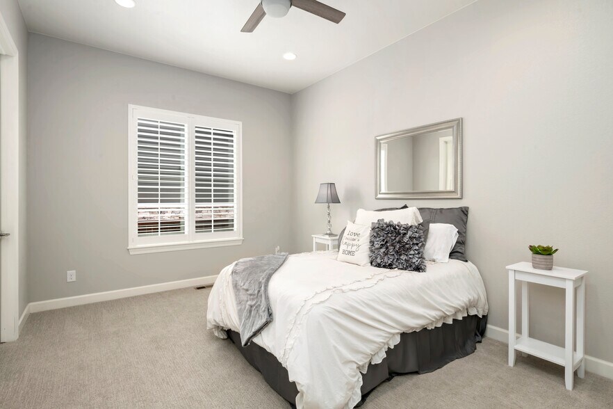 Building Photo - 6104 Summerfields Pky