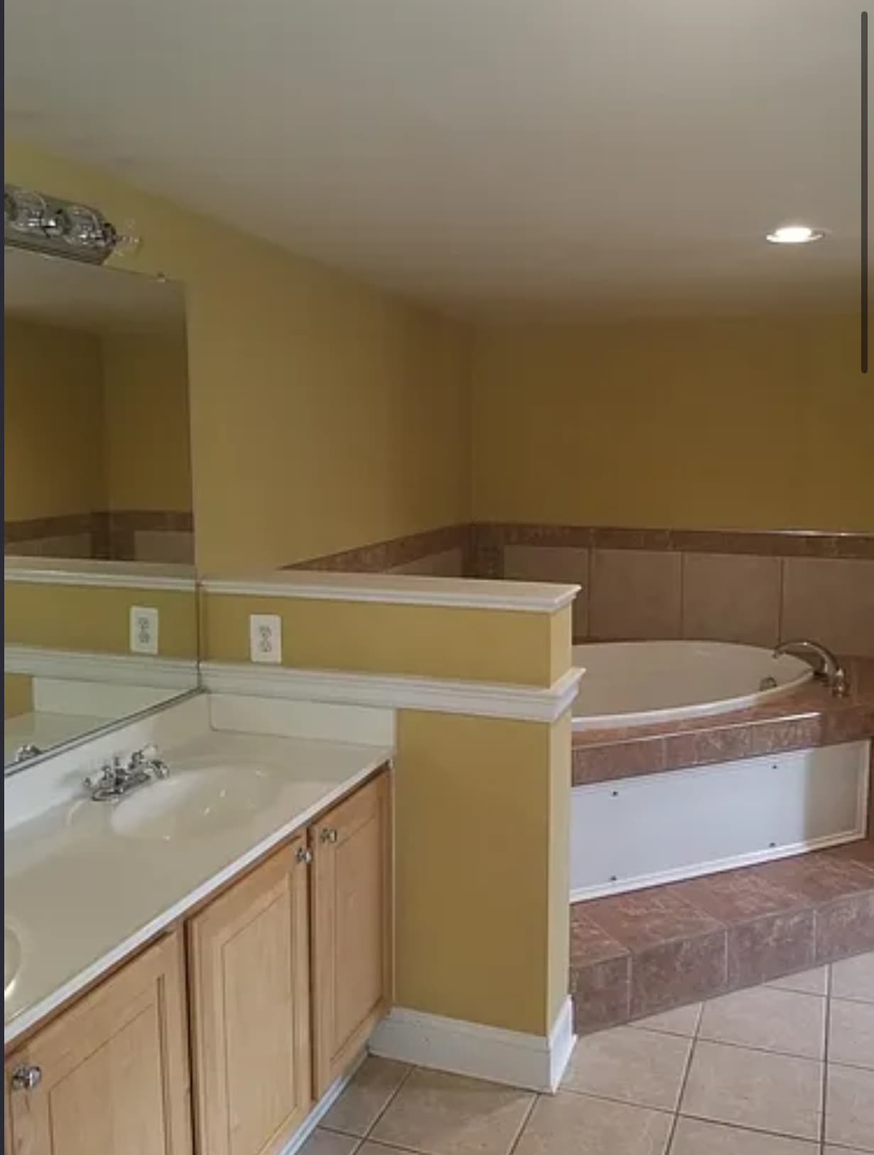 Building Photo - 37 S Ann St