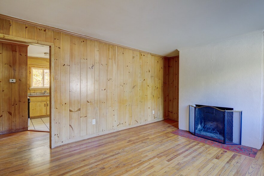 Building Photo - 514 Hillsborough St