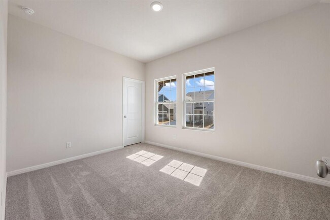 Building Photo - 245 Ranier Wy