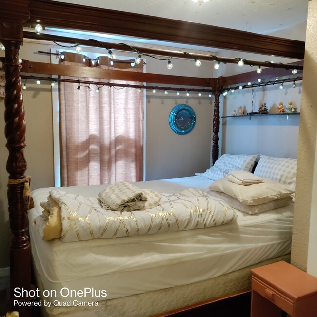 Building Photo - 2223 E Commerce St