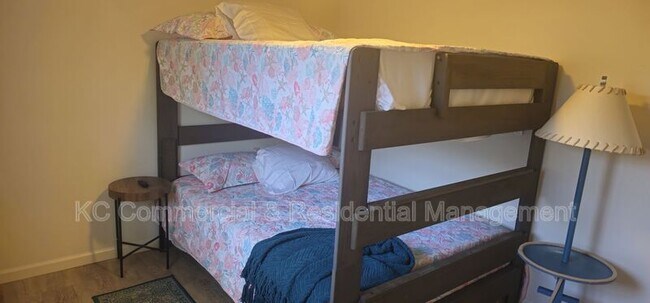 Building Photo - 589 Coconut St