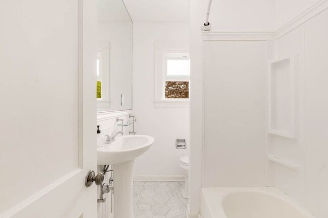 Building Photo - STUNNING, Bright Capital Hill Home