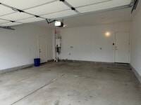 Building Photo - 242 S Redwood Ave