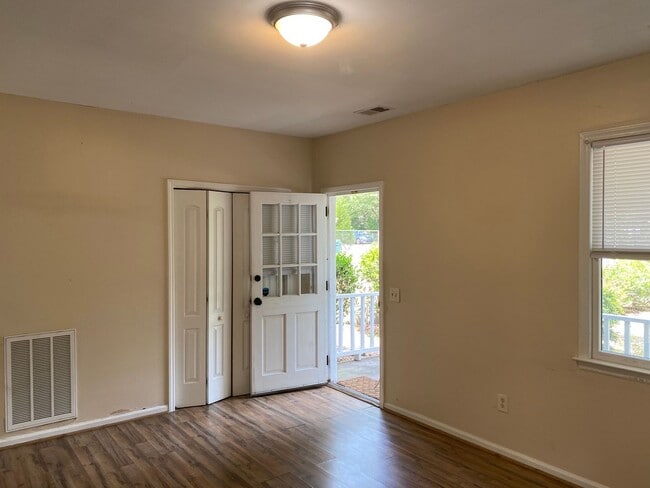 Building Photo - Rosewood