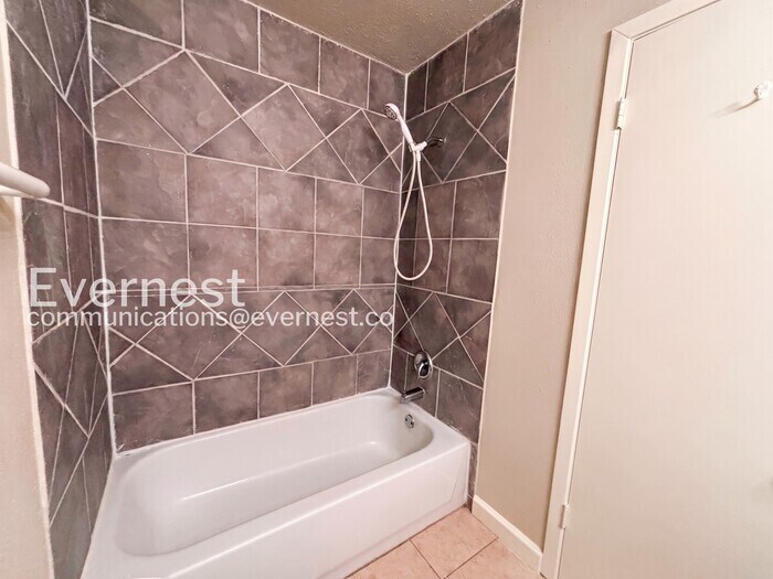 Building Photo - 12322 Flaxen Dr