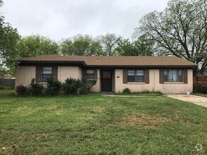 Building Photo - 1466 Yorktown Dr