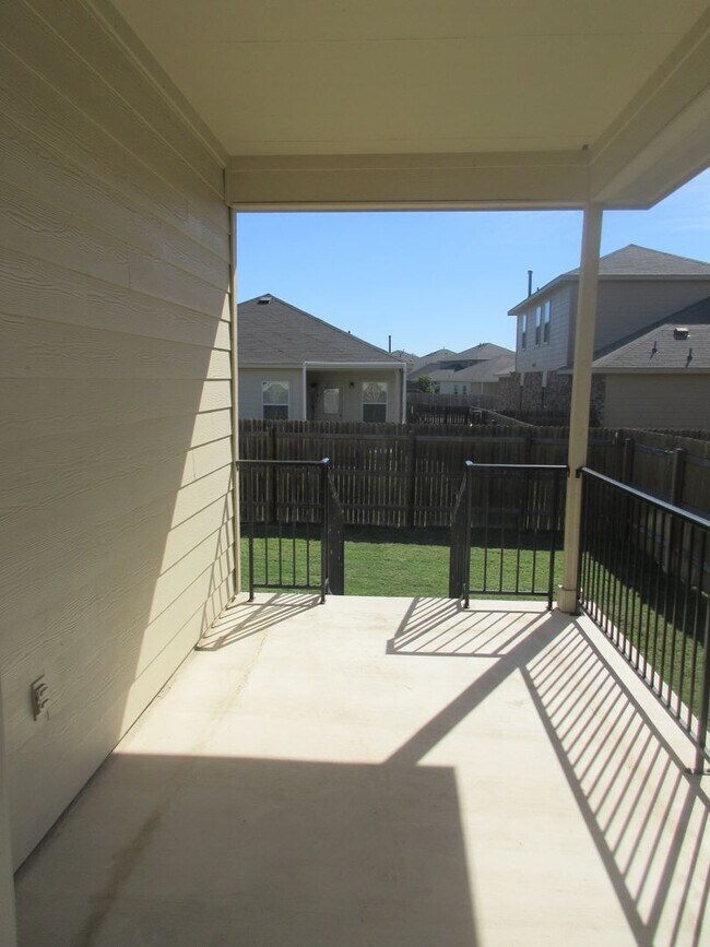 Building Photo - Cedar Park 4-Bedroom Home