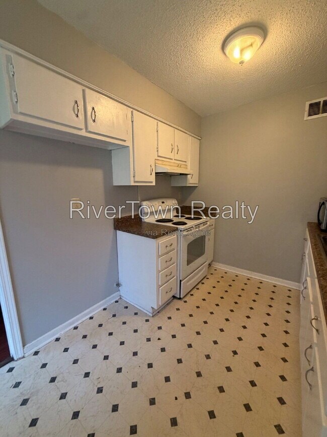 Building Photo - 4280 Mikewood Dr