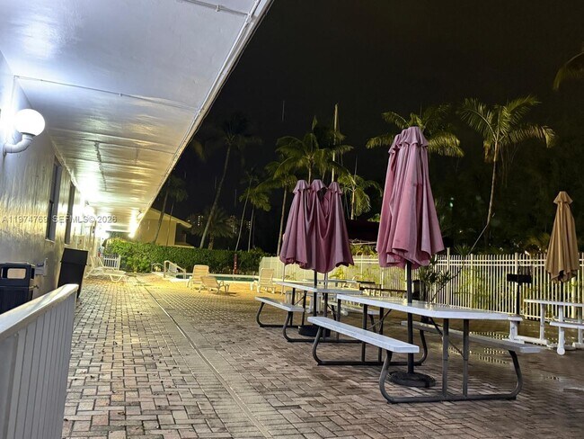 Building Photo - 3660 NE 166th St