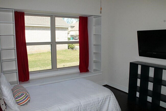 Building Photo - 99 E Lasting Spring Cir