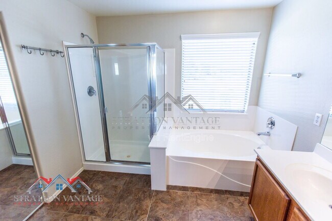 Building Photo - 17932 W Caribbean Ln