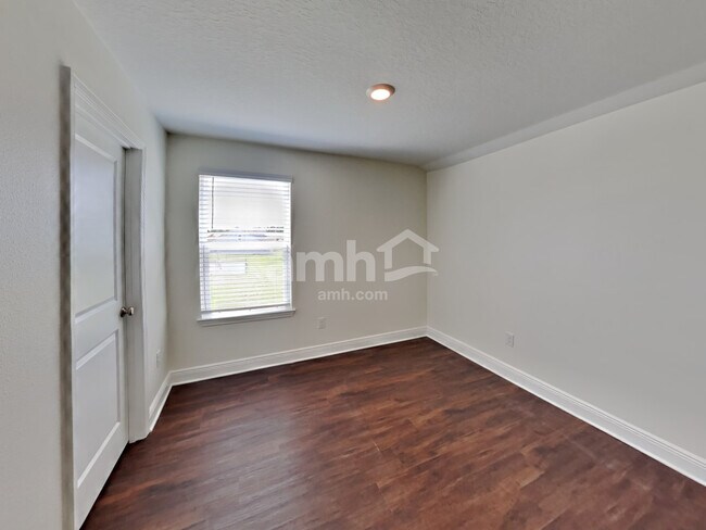 Building Photo - 27501 St Andrews Ave