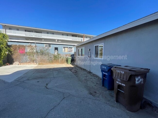 Building Photo - 13719 Yukon Ave