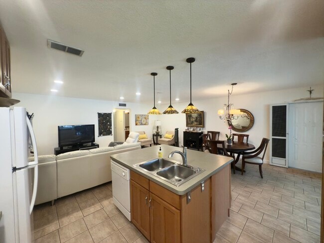 Building Photo - 1177 S Drive Cir