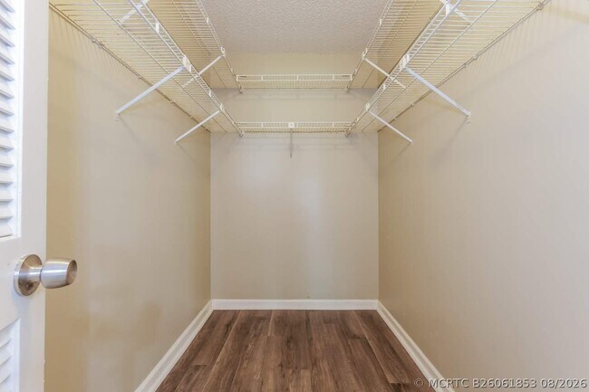 Building Photo - 1901 Shower Tree Way