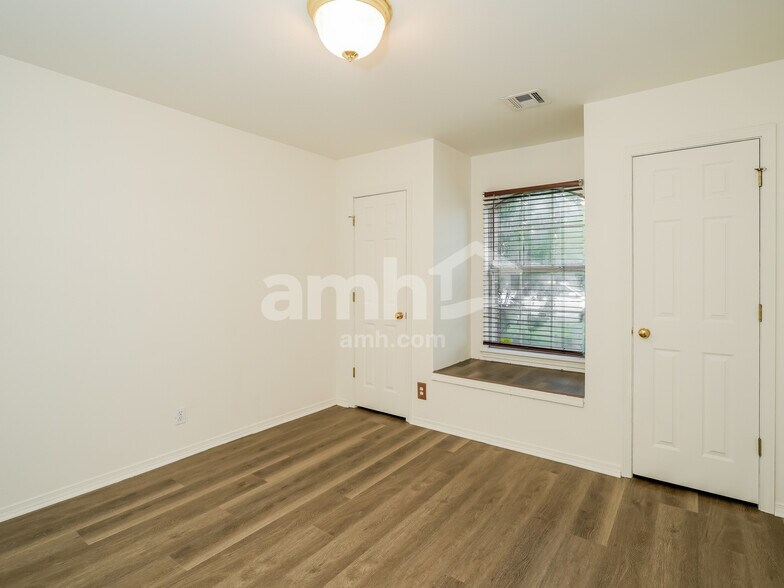 Building Photo - 4024 S 212th E Ave