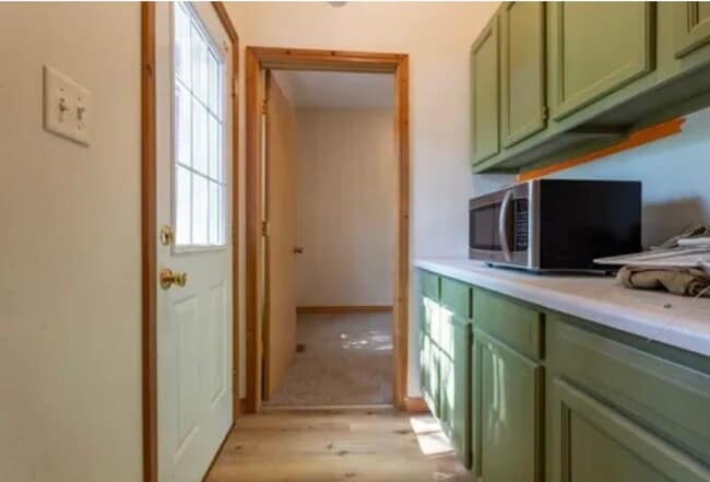 Building Photo - 945 Spruce St