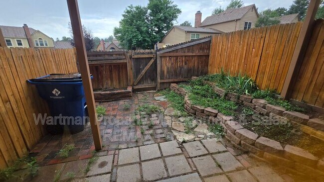 Building Photo - 6818 Ravencrest Dr