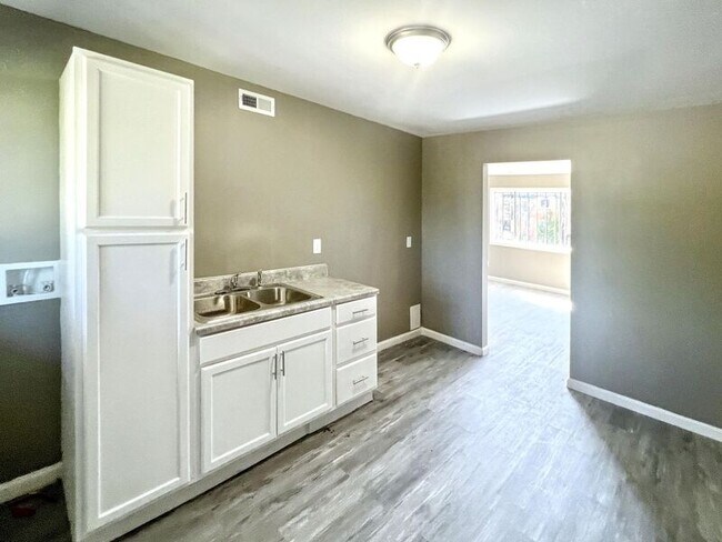 Primary Photo - 7702 7th Ave S