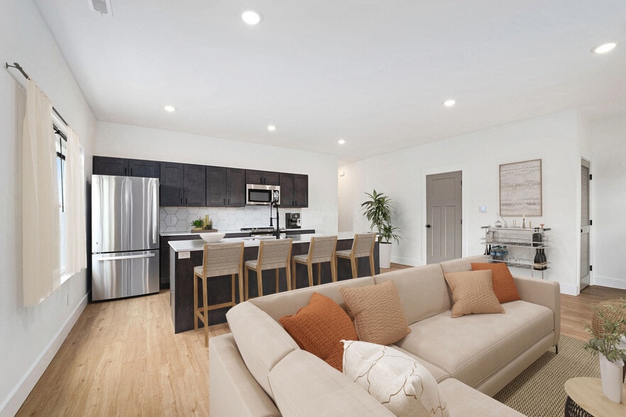 Primary Photo - Edge 72