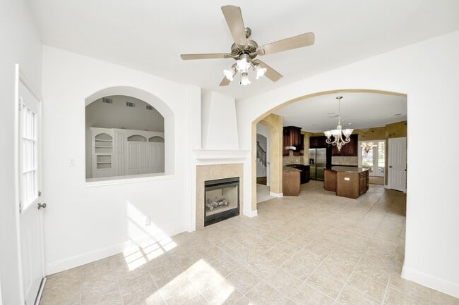 Building Photo - 3811 Parkside Dr