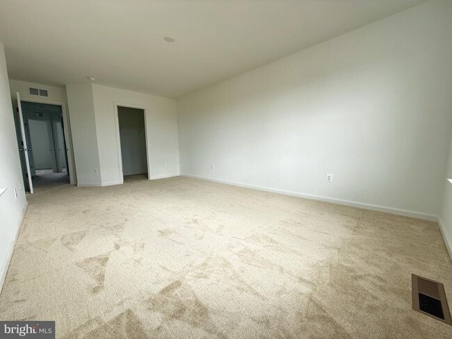 Building Photo - 79 Abigail St