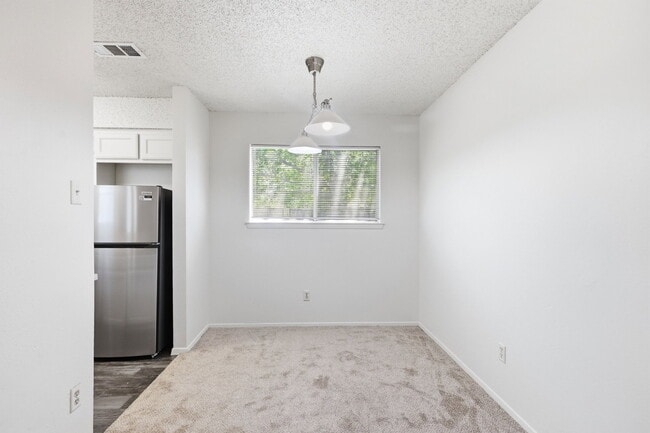 Building Photo - 12805 Tomanet Trail