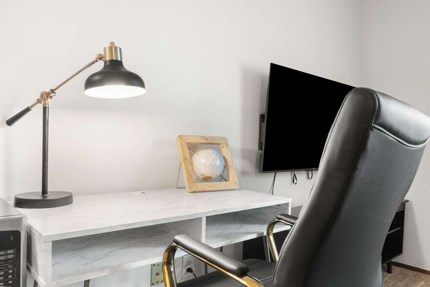 Building Photo - 2601 University Ave