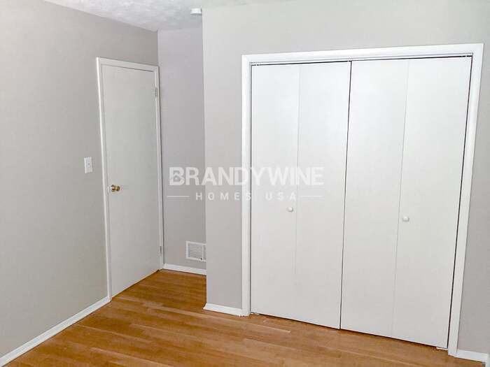Building Photo - 1357 Heather Cir