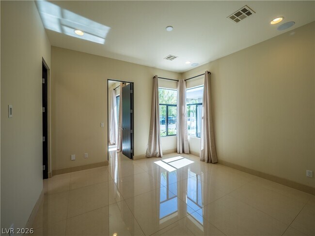 Building Photo - 7447 Yonie Ct