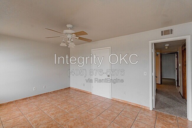 Building Photo - 4400 Hemingway Dr