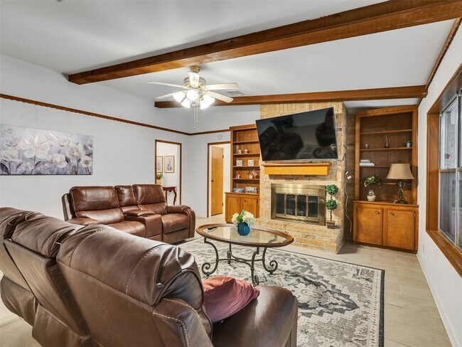 Building Photo - 4002 Thistledown Dr