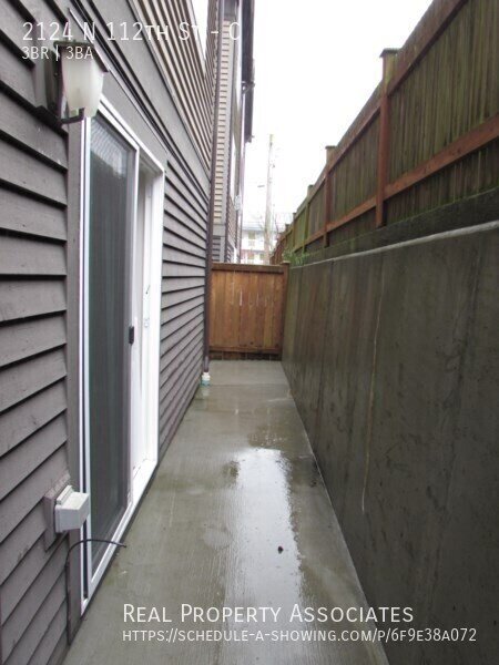Building Photo - 2124 N 112th St