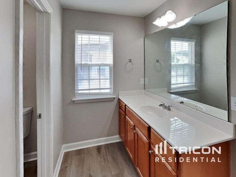 Building Photo - 6413 Amber Bluffs Crescent